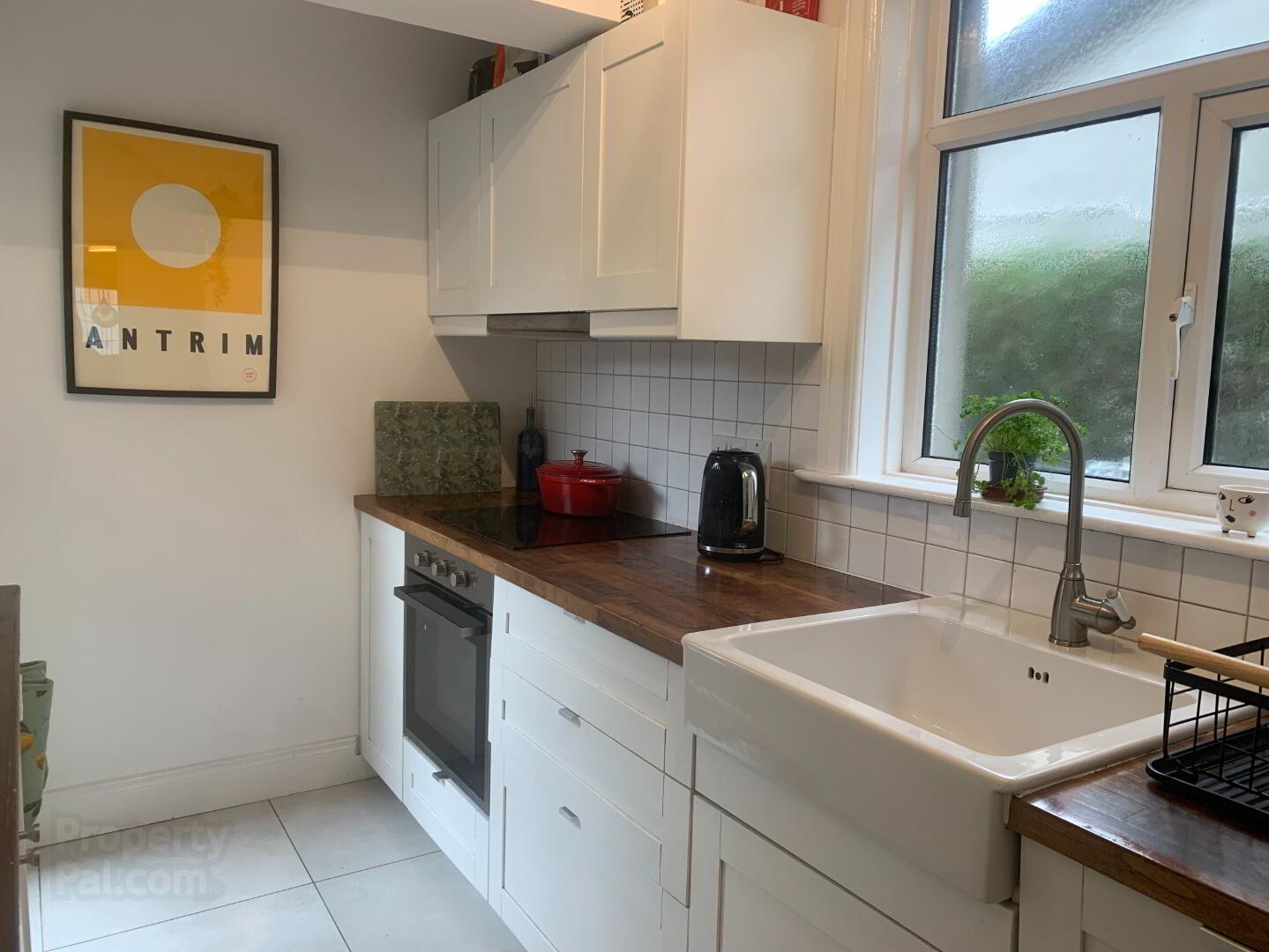203 Ravenhill Road 18 of 36
