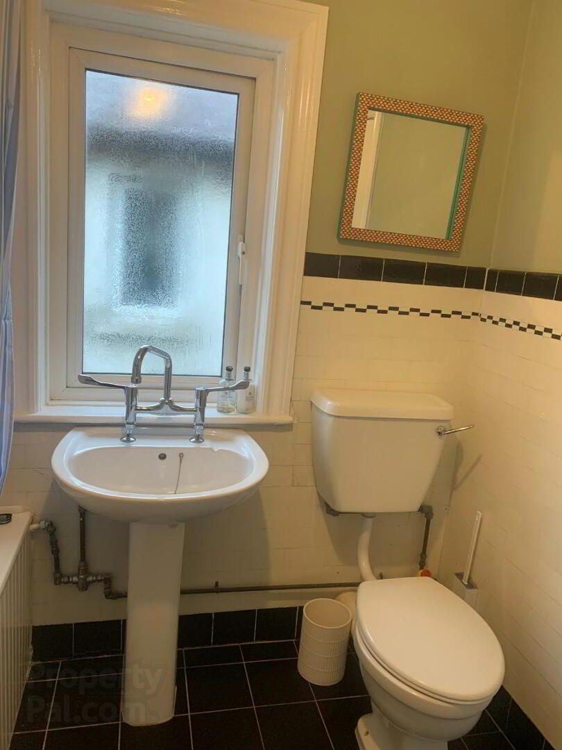 203 Ravenhill Road 32 of 36