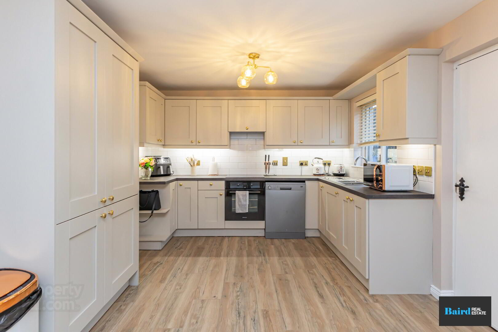8 Hillview Place 9 of 26