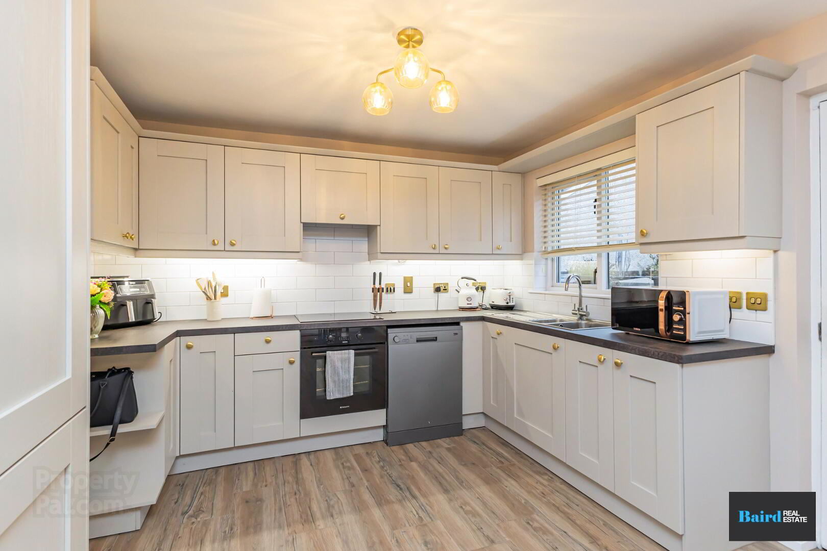 8 Hillview Place 10 of 26