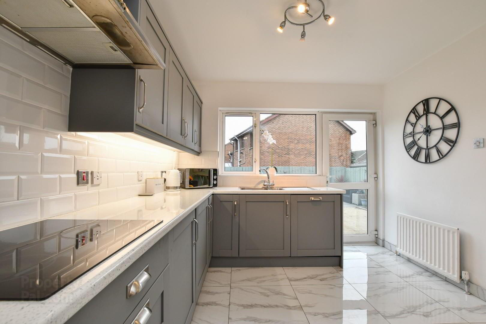 25 Balmoral Drive 8 of 26
