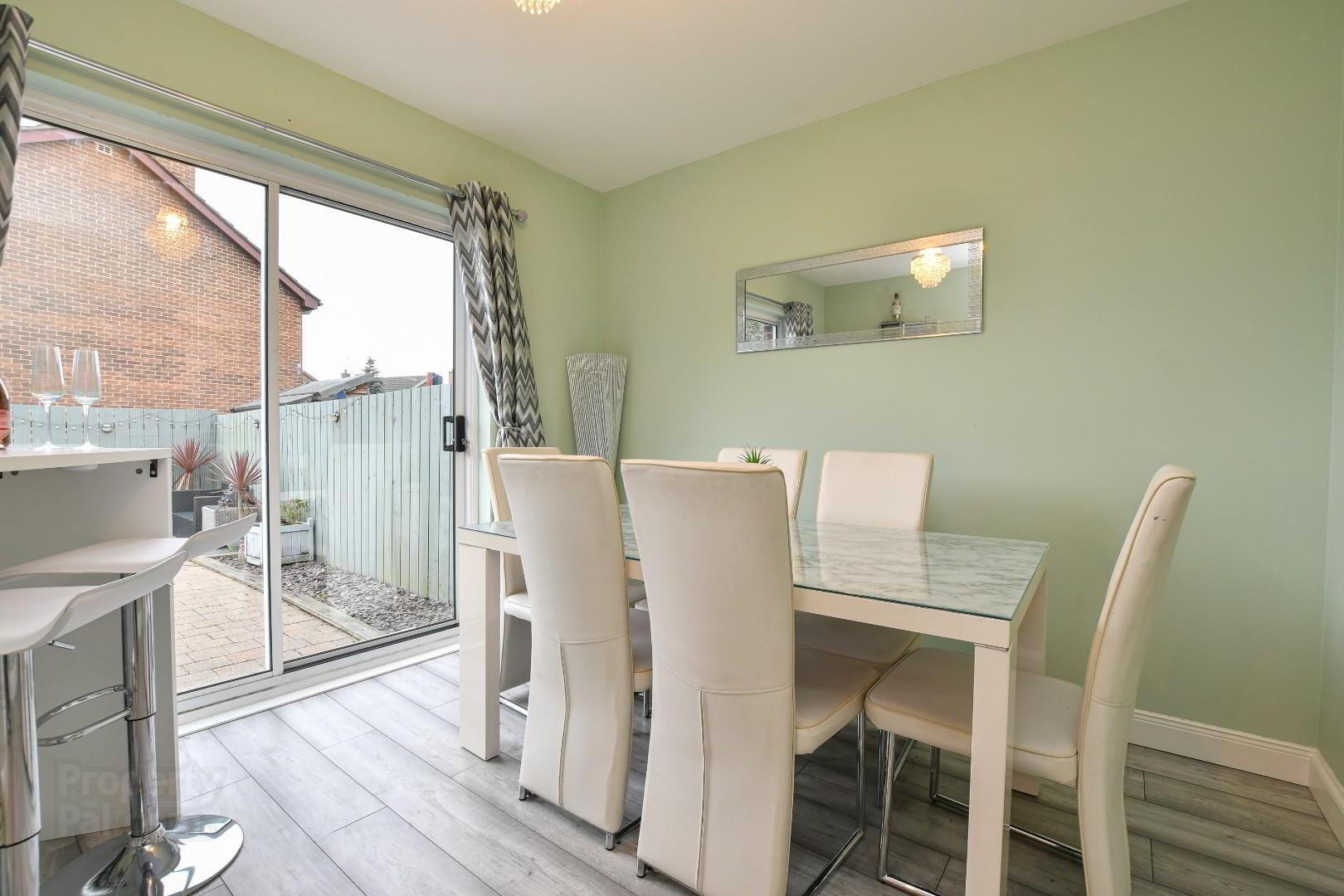 25 Balmoral Drive 11 of 26