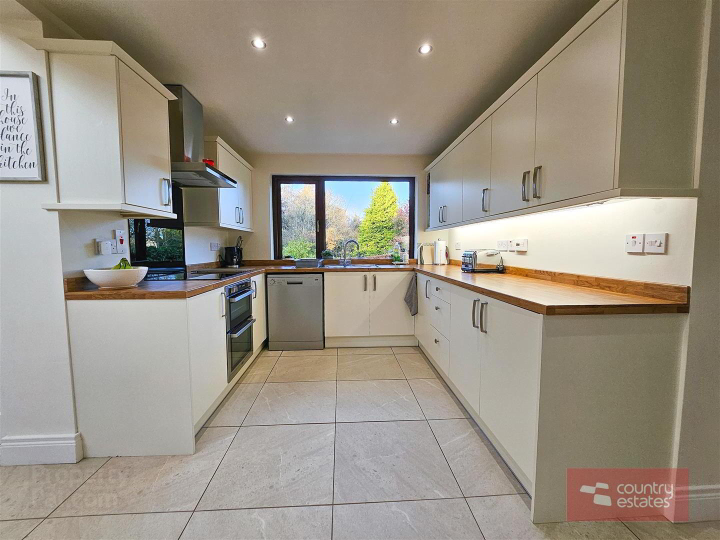 43 Hydepark Road 10 of 58