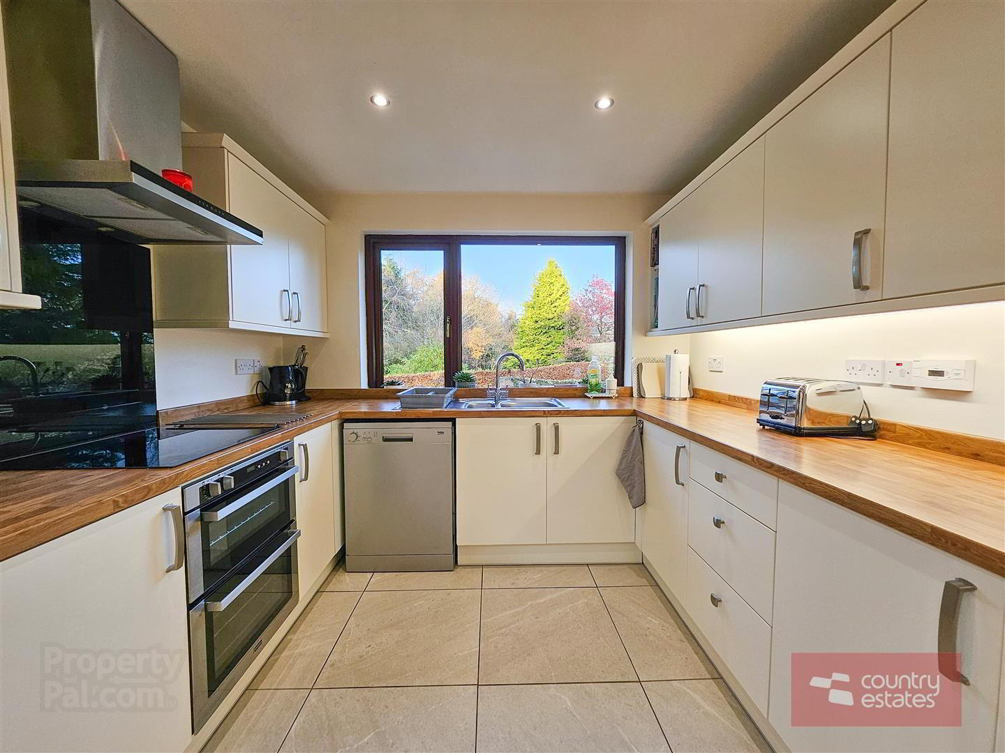 43 Hydepark Road 11 of 58
