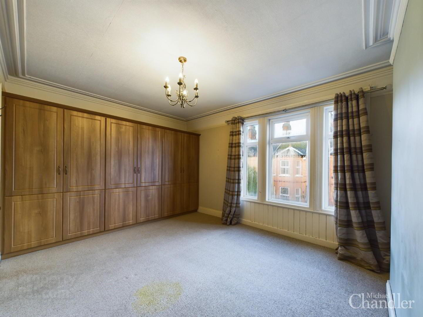 14 Llewellyn Avenue 11 of 23