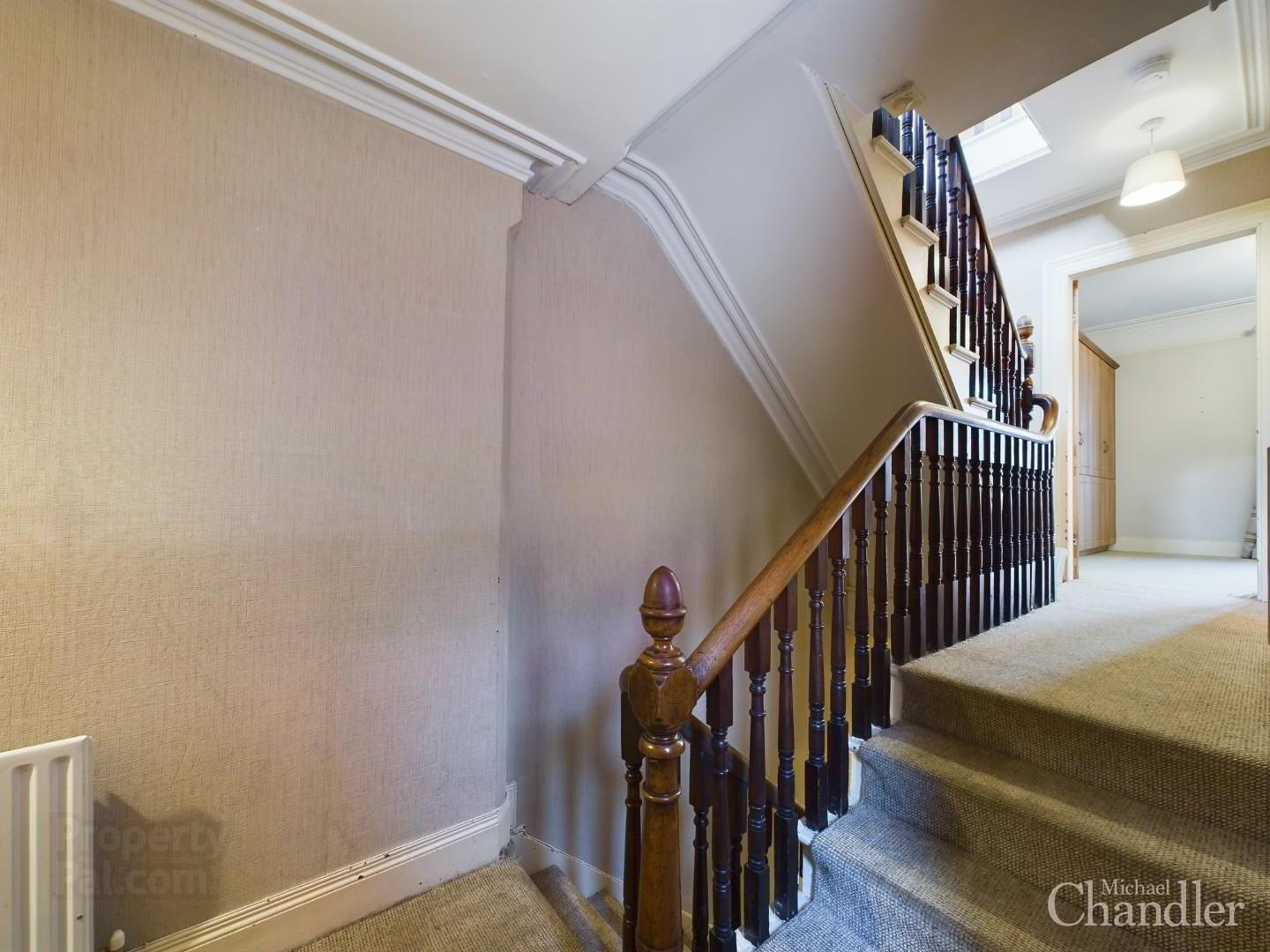 14 Llewellyn Avenue 8 of 23