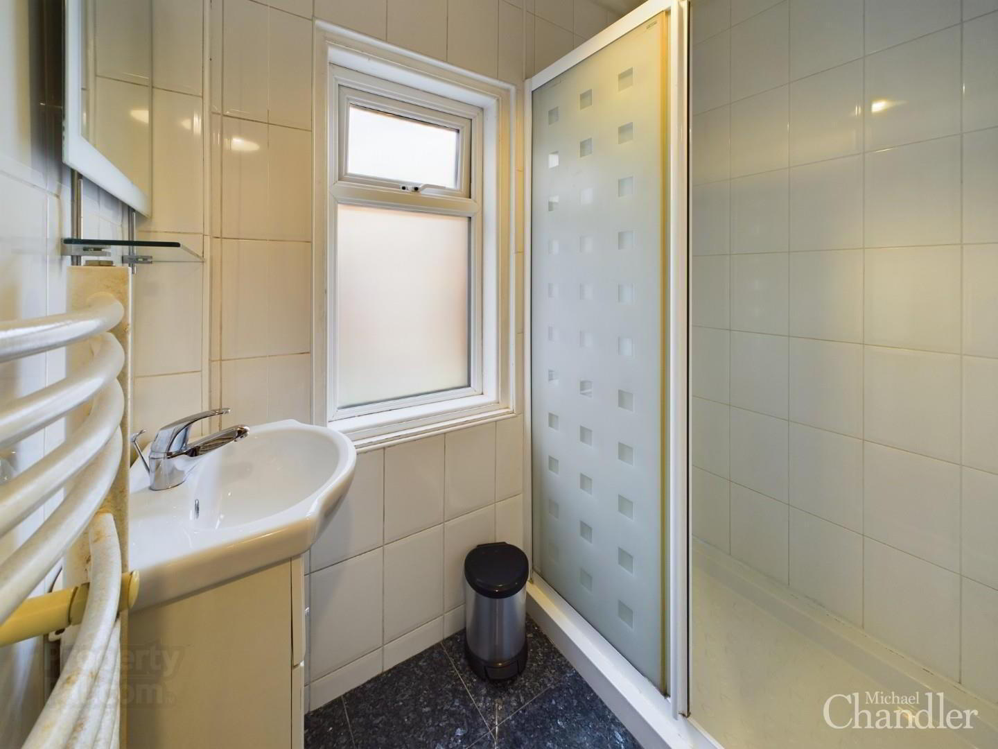 14 Llewellyn Avenue 15 of 23