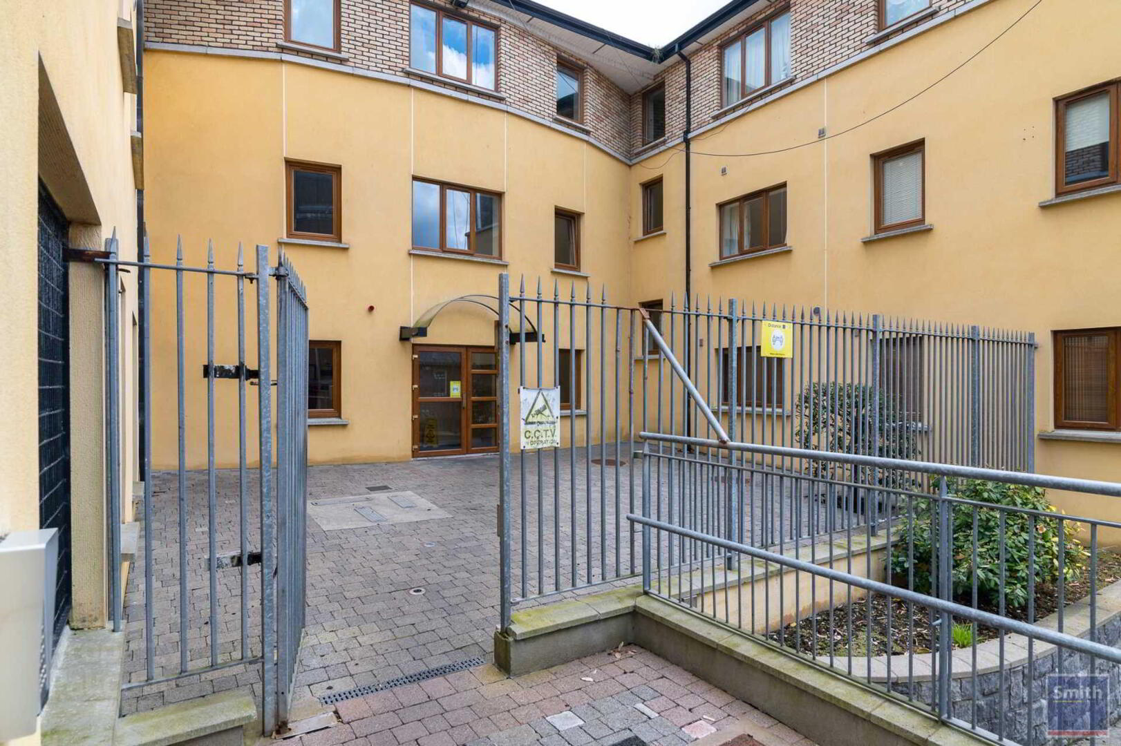 11 Castlegate 1 of 9