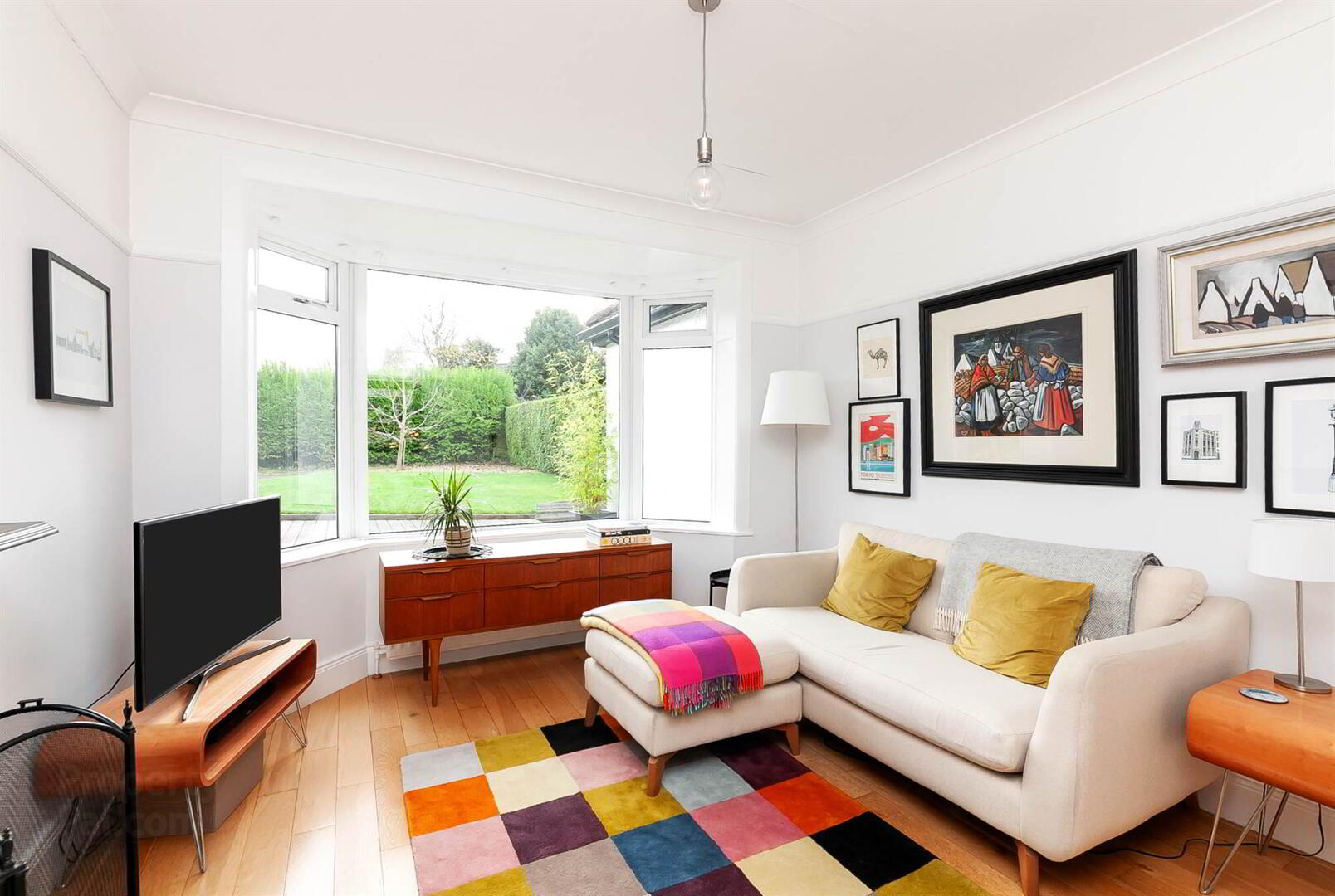 10 Thornhill Crescent 10 of 30