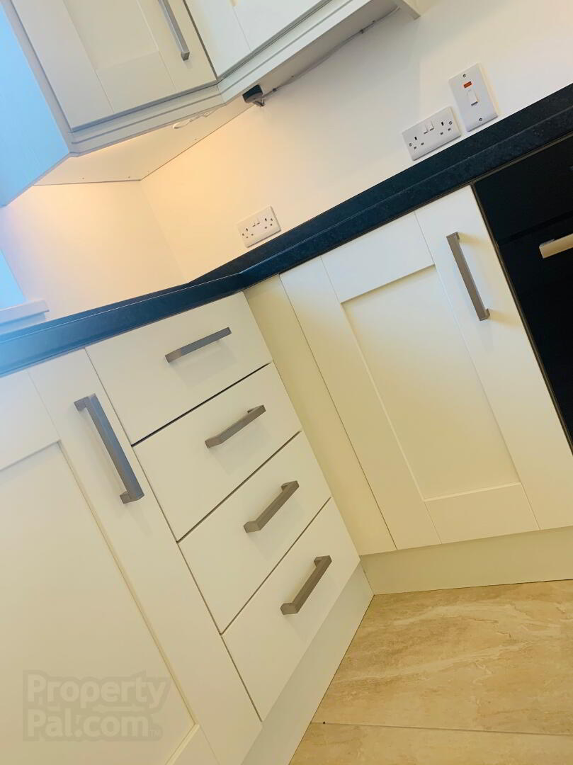 3b Portrush Road 17 of 27