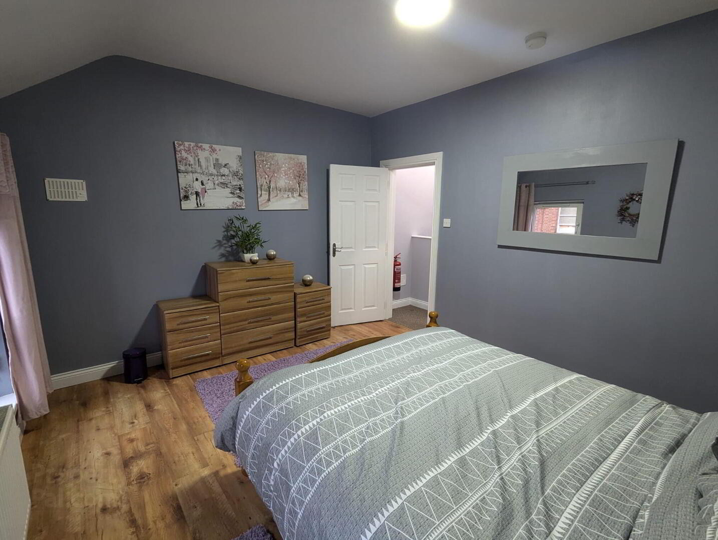 5 Upper Frank Street 8 of 16