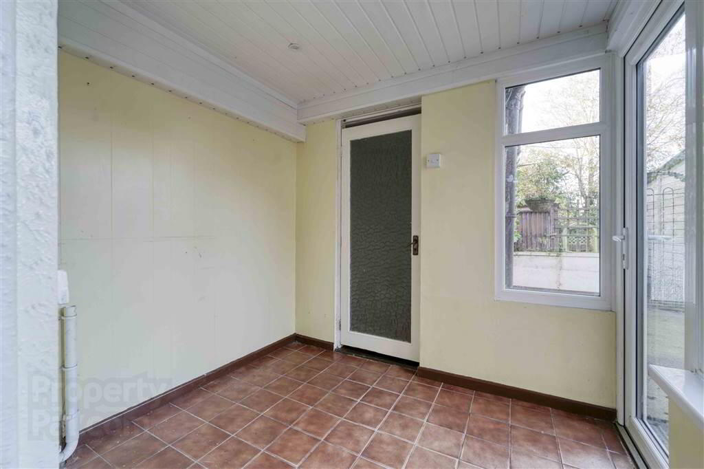 CASH OFFERS ONLY, 54 Benson Street 10 of 19