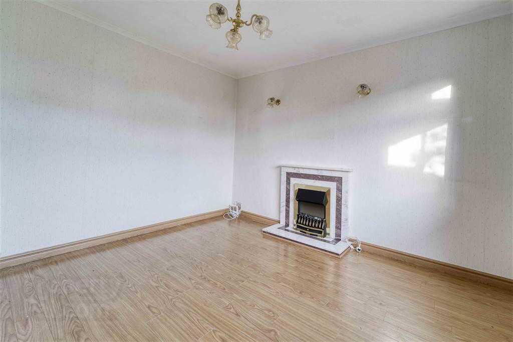 CASH OFFERS ONLY, 54 Benson Street 4 of 19