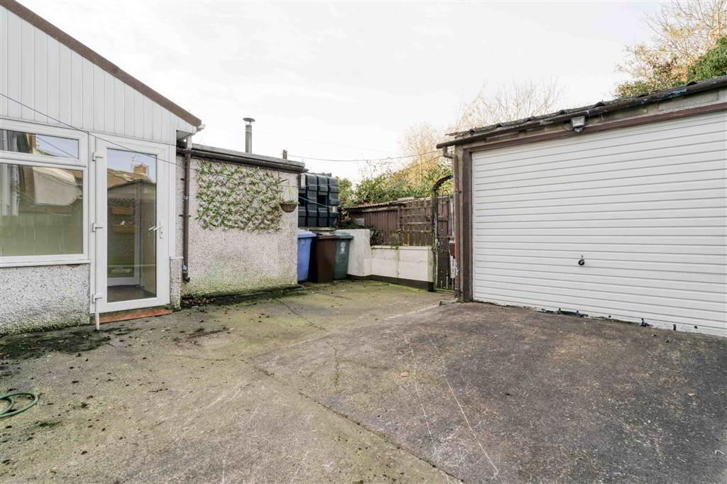 CASH OFFERS ONLY, 54 Benson Street 13 of 19