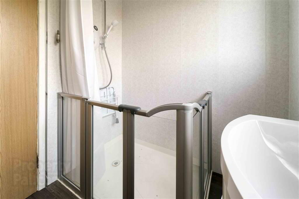 CASH OFFERS ONLY, 54 Benson Street 17 of 19