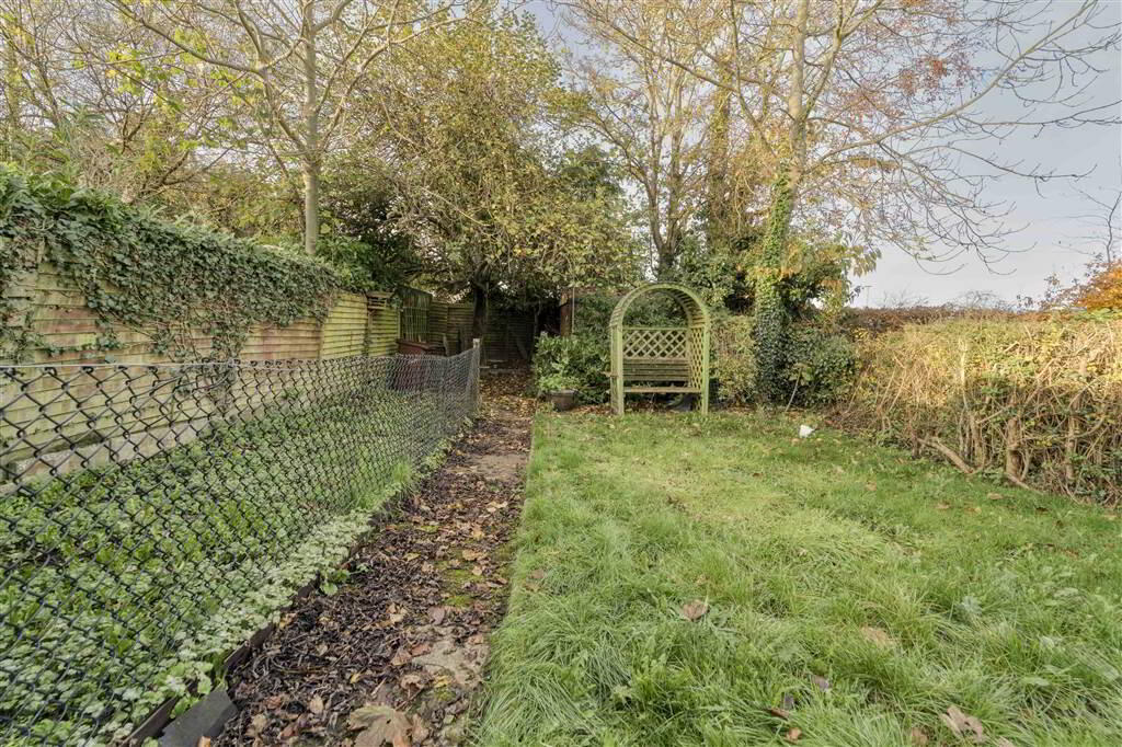 CASH OFFERS ONLY, 54 Benson Street 14 of 19