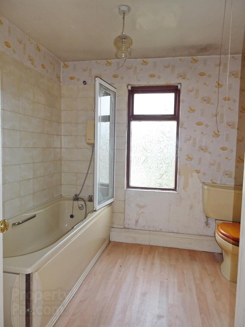 18 Irvinestown Road 13 of 17