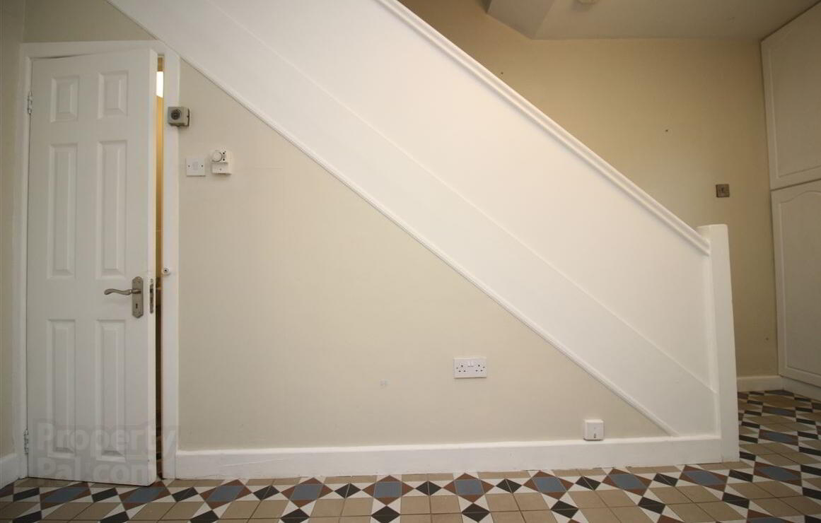 10 Lynn Avenue 6 of 31
