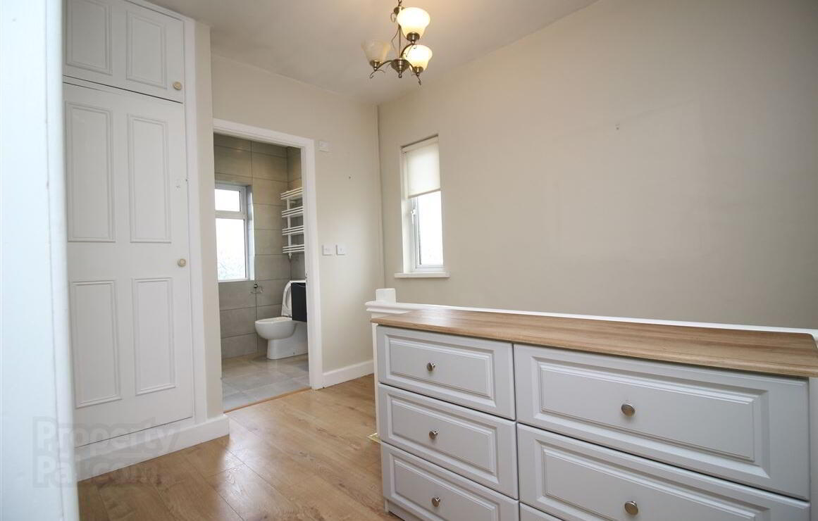 10 Lynn Avenue 14 of 31