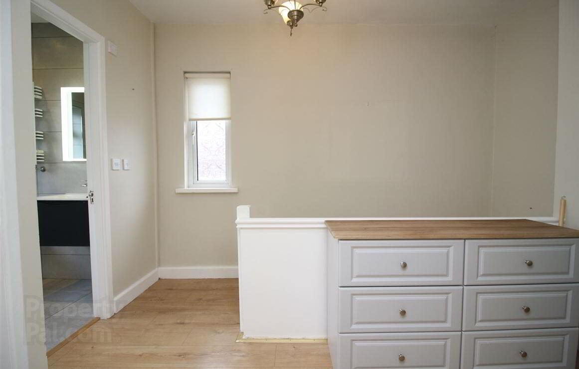 10 Lynn Avenue 15 of 31