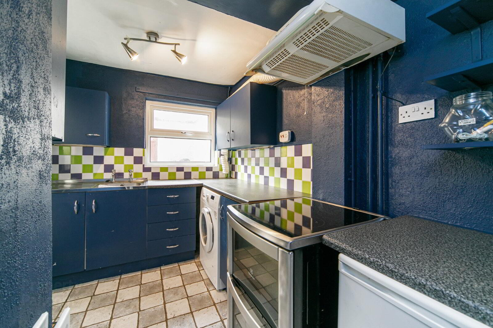 55 Milfort Avenue 5 of 11