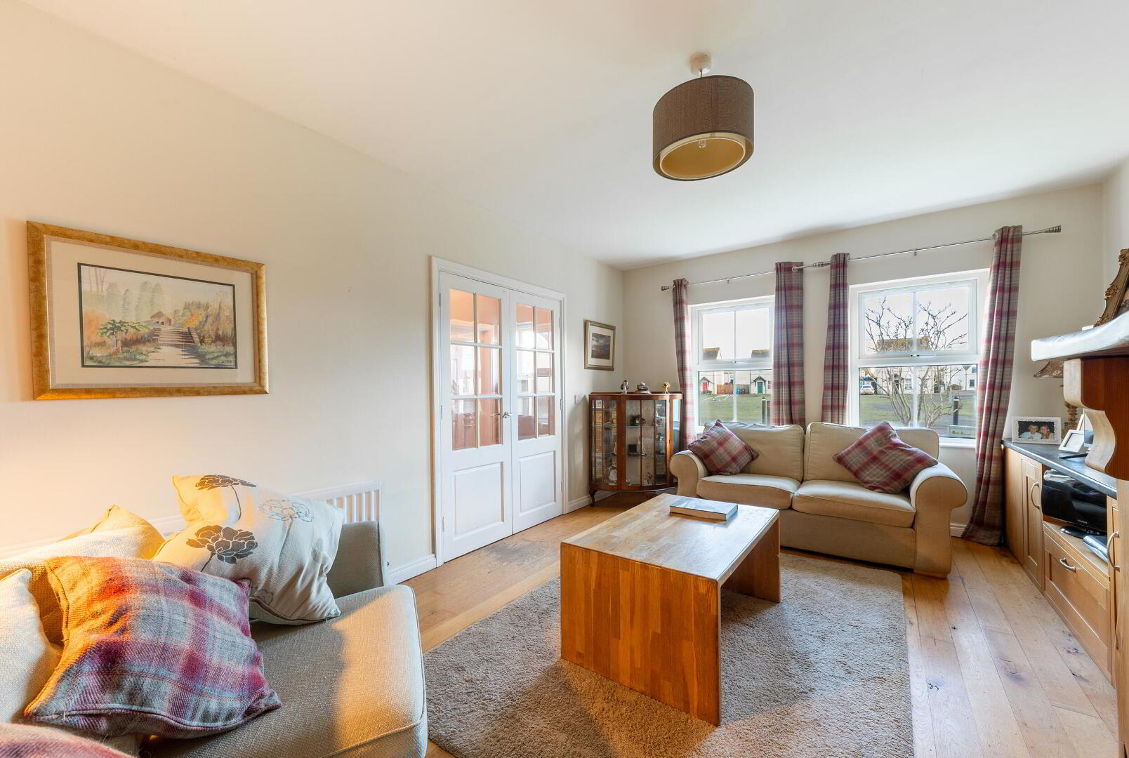 2 Hawthorn Crescent 8 of 32