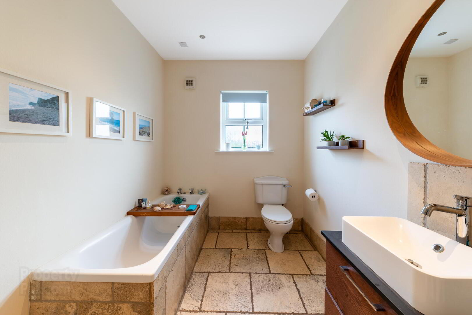 2 Hawthorn Crescent 18 of 32