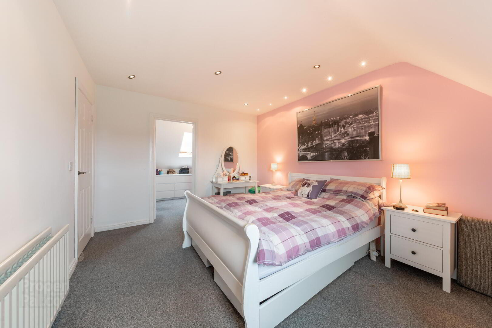 2 Hawthorn Crescent 23 of 32
