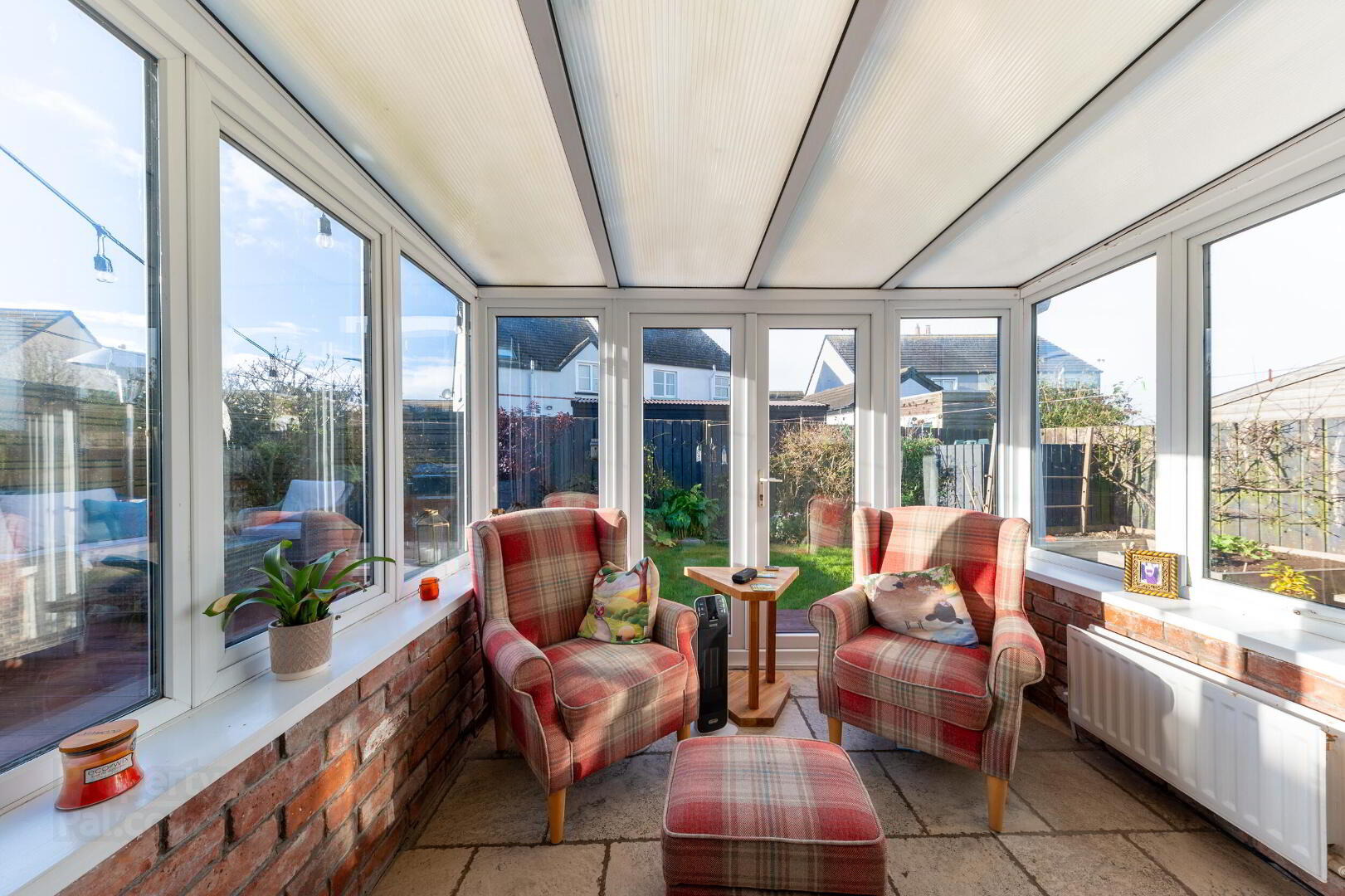 2 Hawthorn Crescent 17 of 32