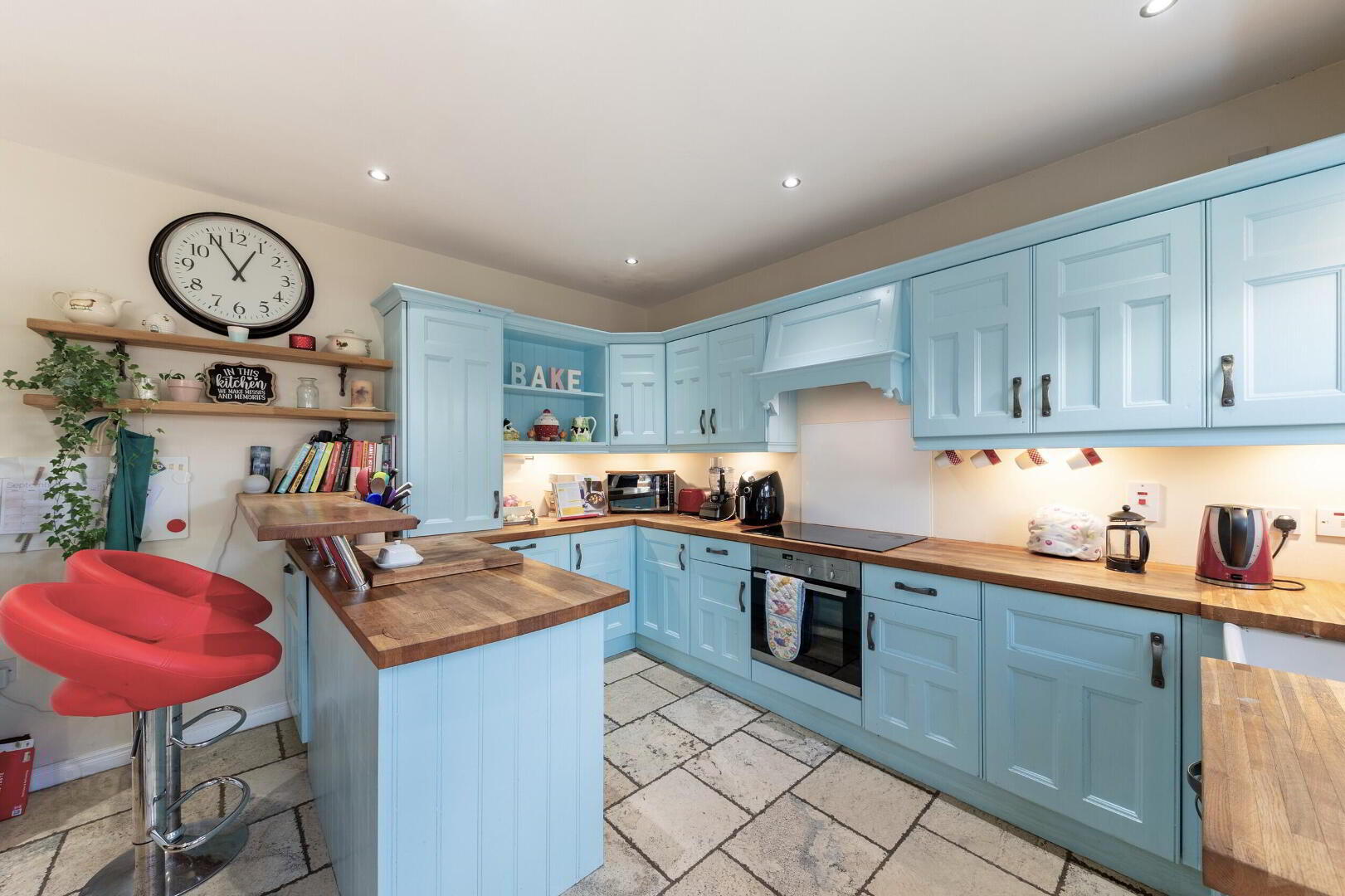2 Hawthorn Crescent 11 of 32