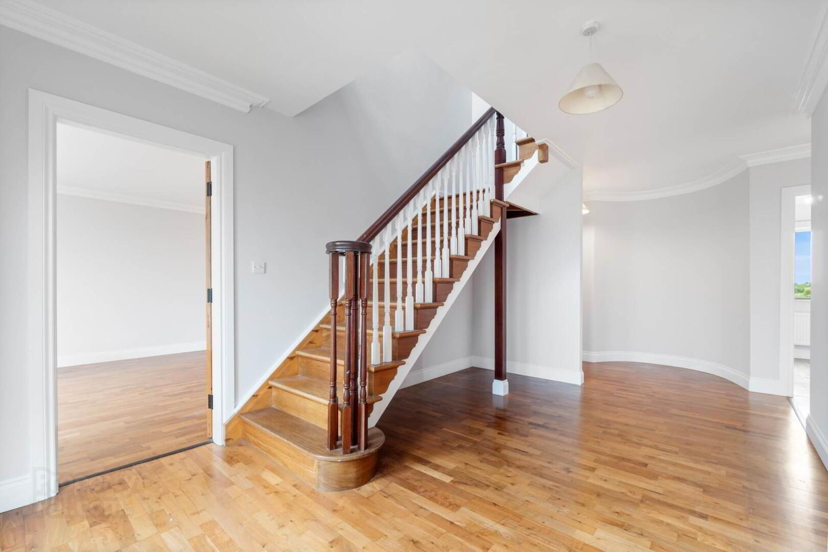 property description image