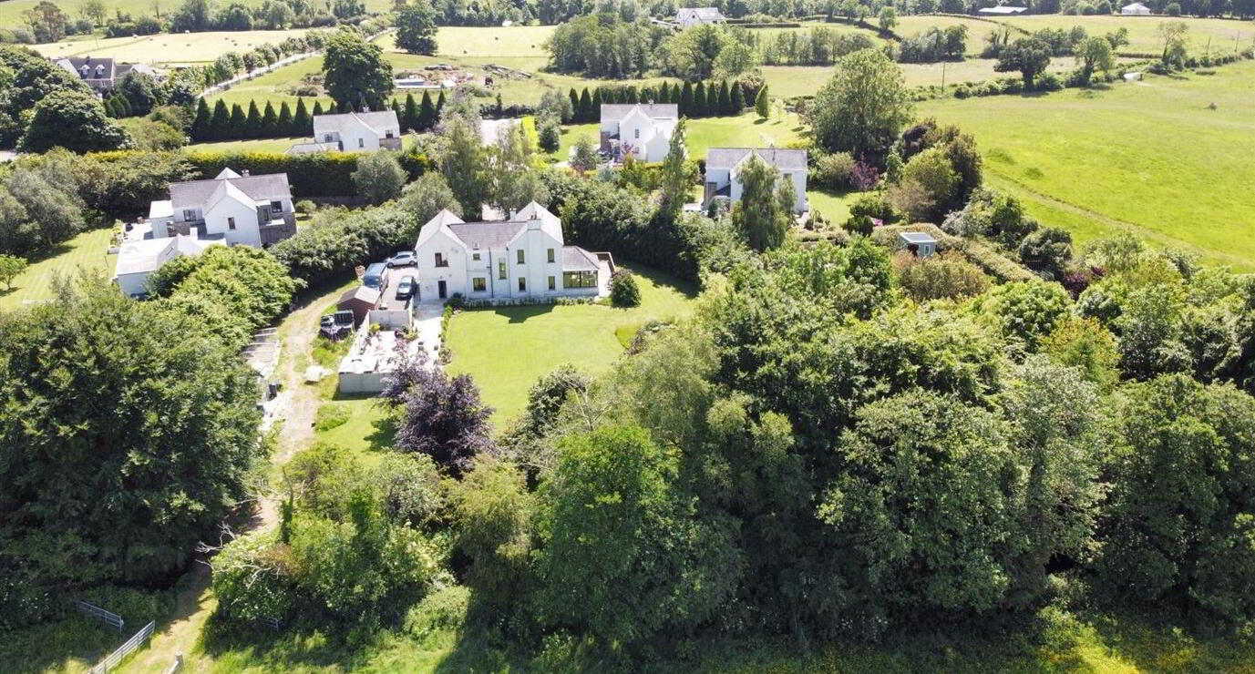 House On 4 Acres, 3 The Gables 5 of 31