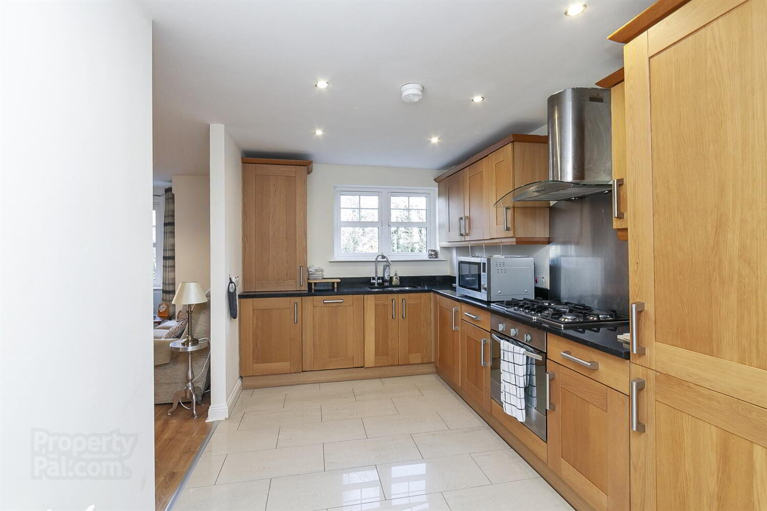 Apt 6 Oak House, 30 Beech Heights 5 of 15