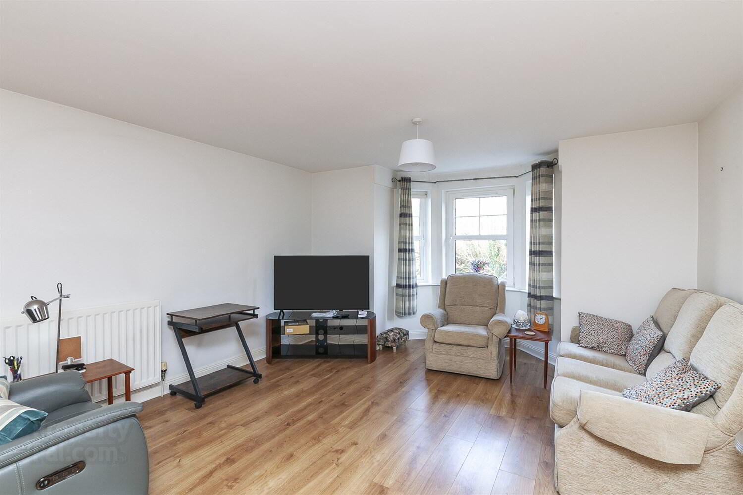 Apt 6 Oak House, 30 Beech Heights 4 of 15
