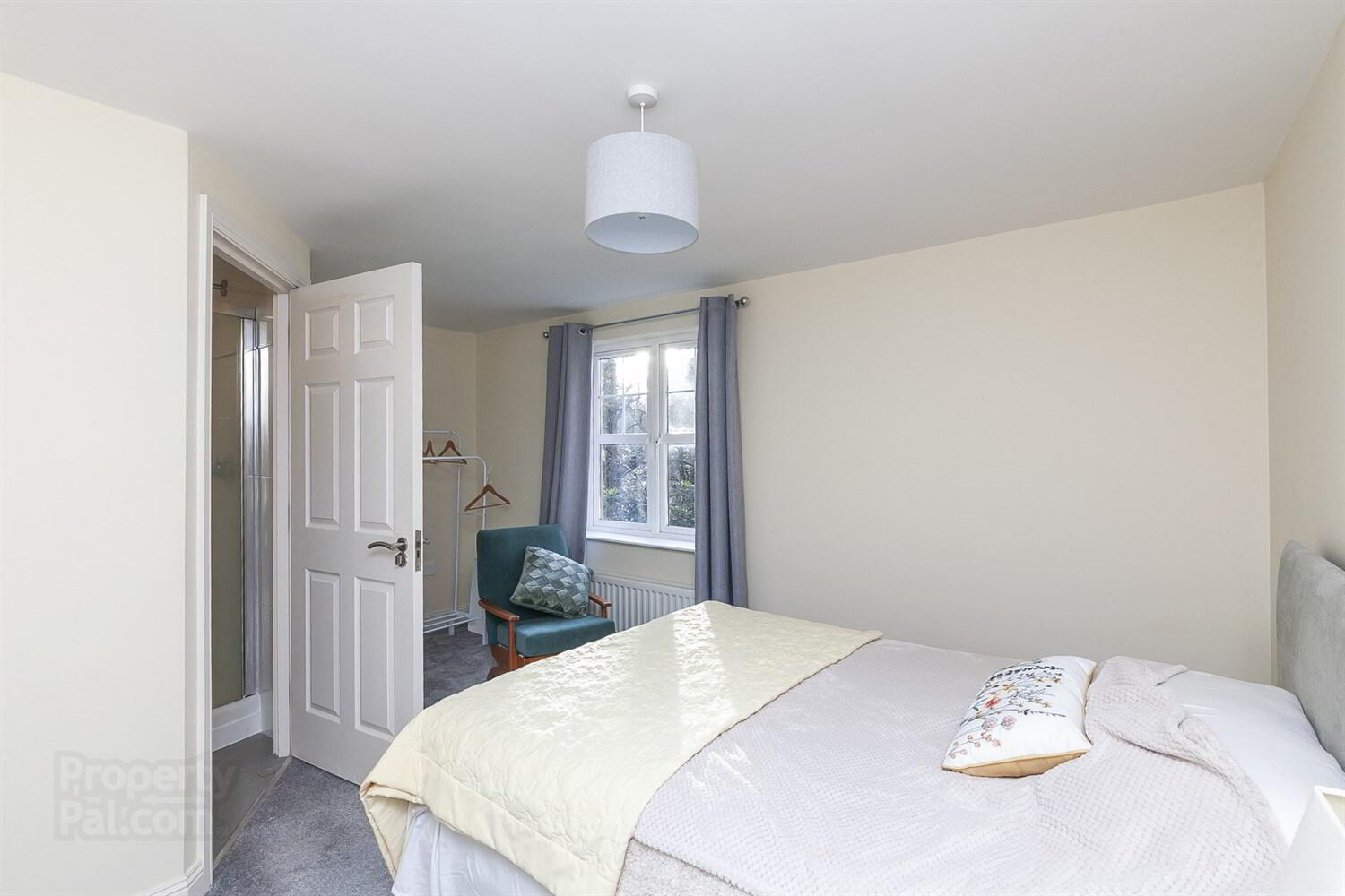 Apt 6 Oak House, 30 Beech Heights 8 of 15