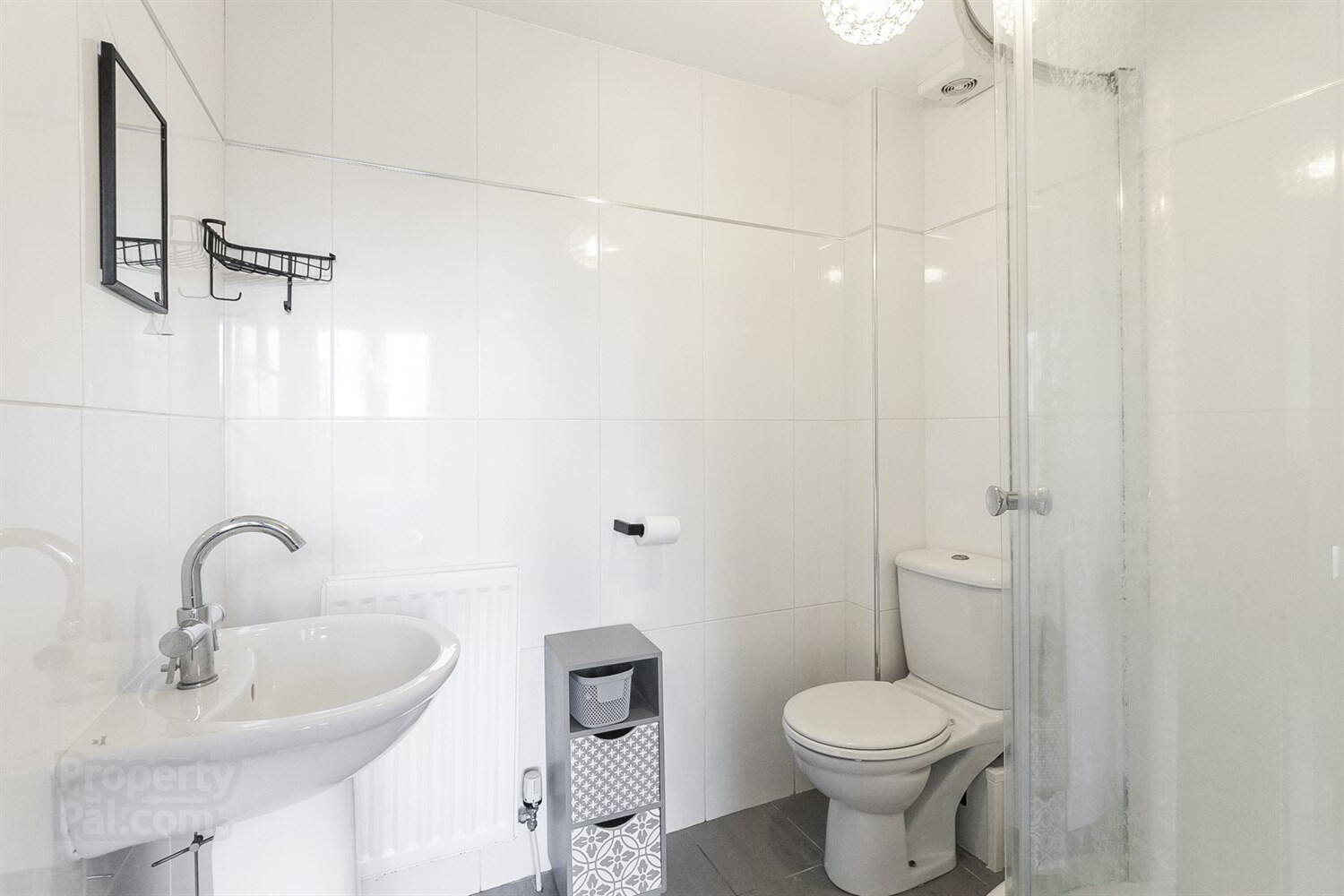 Apt 6 Oak House, 30 Beech Heights 10 of 15