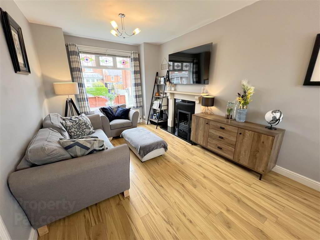 13 Loopland Crescent 5 of 22
