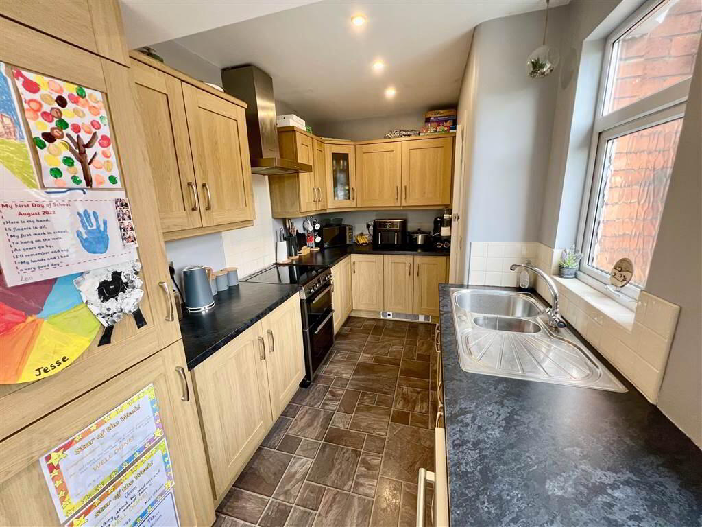 13 Loopland Crescent 11 of 22