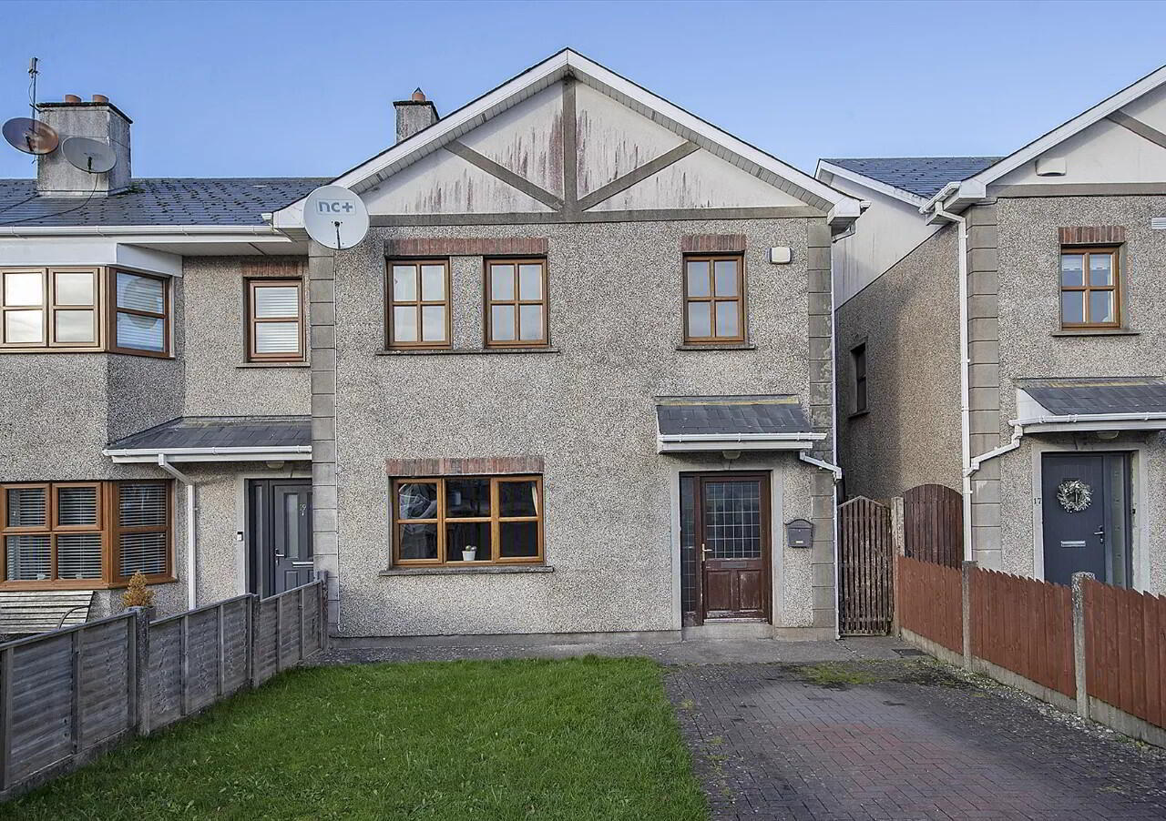 18 Knocknagranagh Court