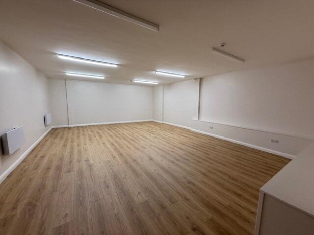24-26 Spencer Road 11 of 19