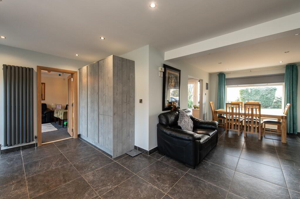 133 Hillhead Road 6 of 25