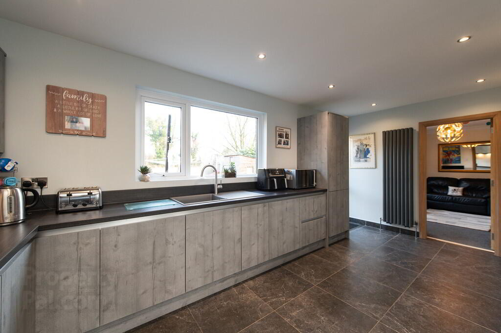 133 Hillhead Road 9 of 25
