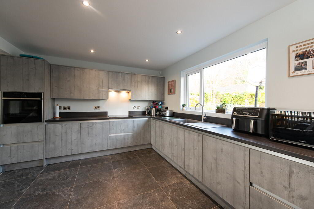 133 Hillhead Road 8 of 25