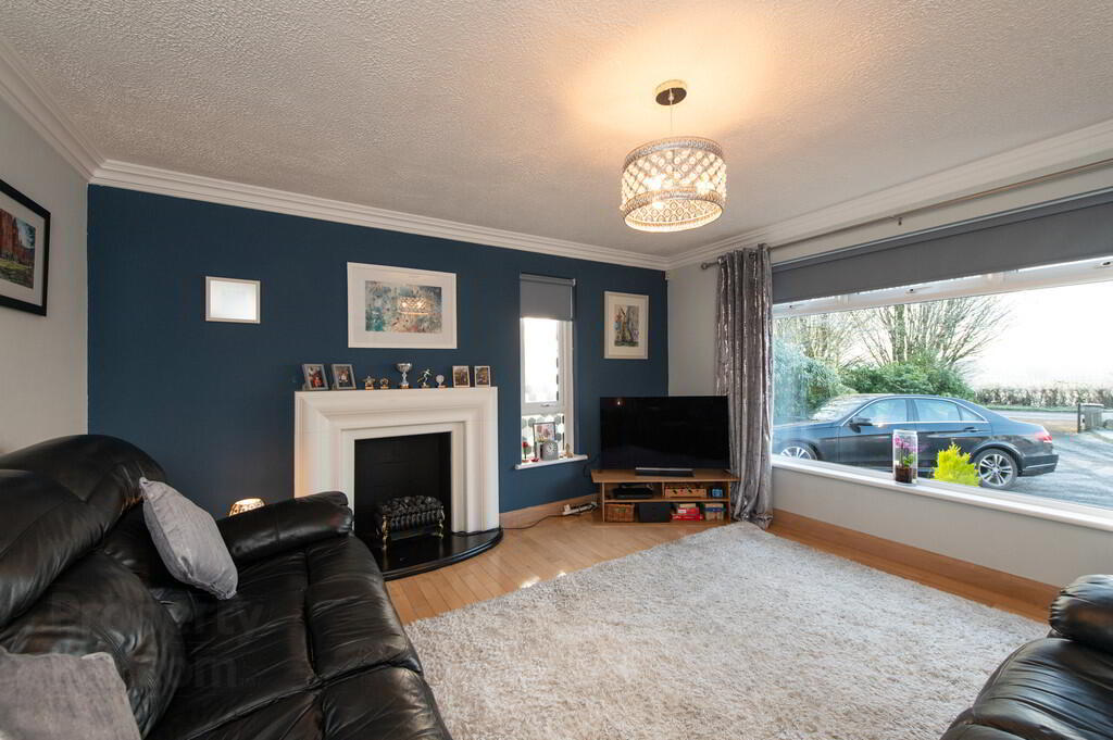 133 Hillhead Road 4 of 25