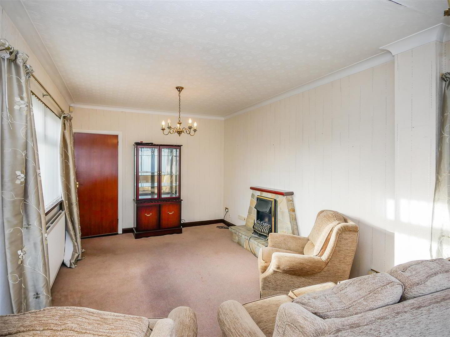 30 Cairnshill Road 5 of 19