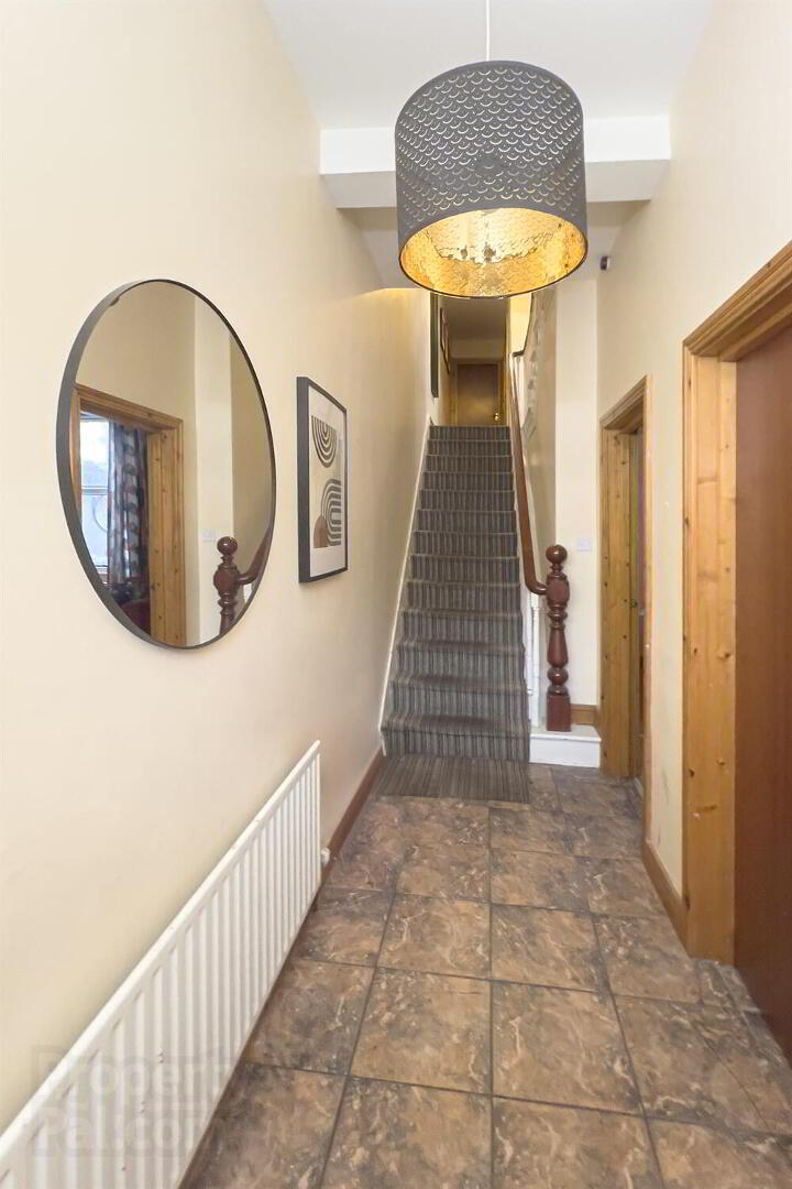 Room 3, 57 Wellesley Avenue 4 of 16
