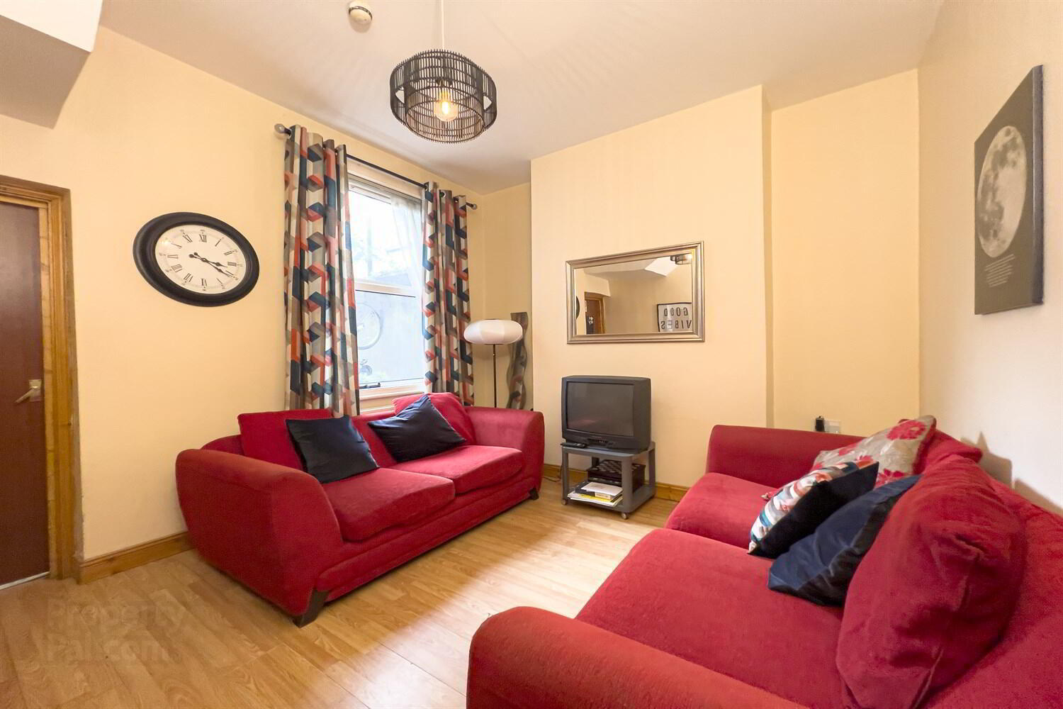 Room 3, 57 Wellesley Avenue 6 of 16
