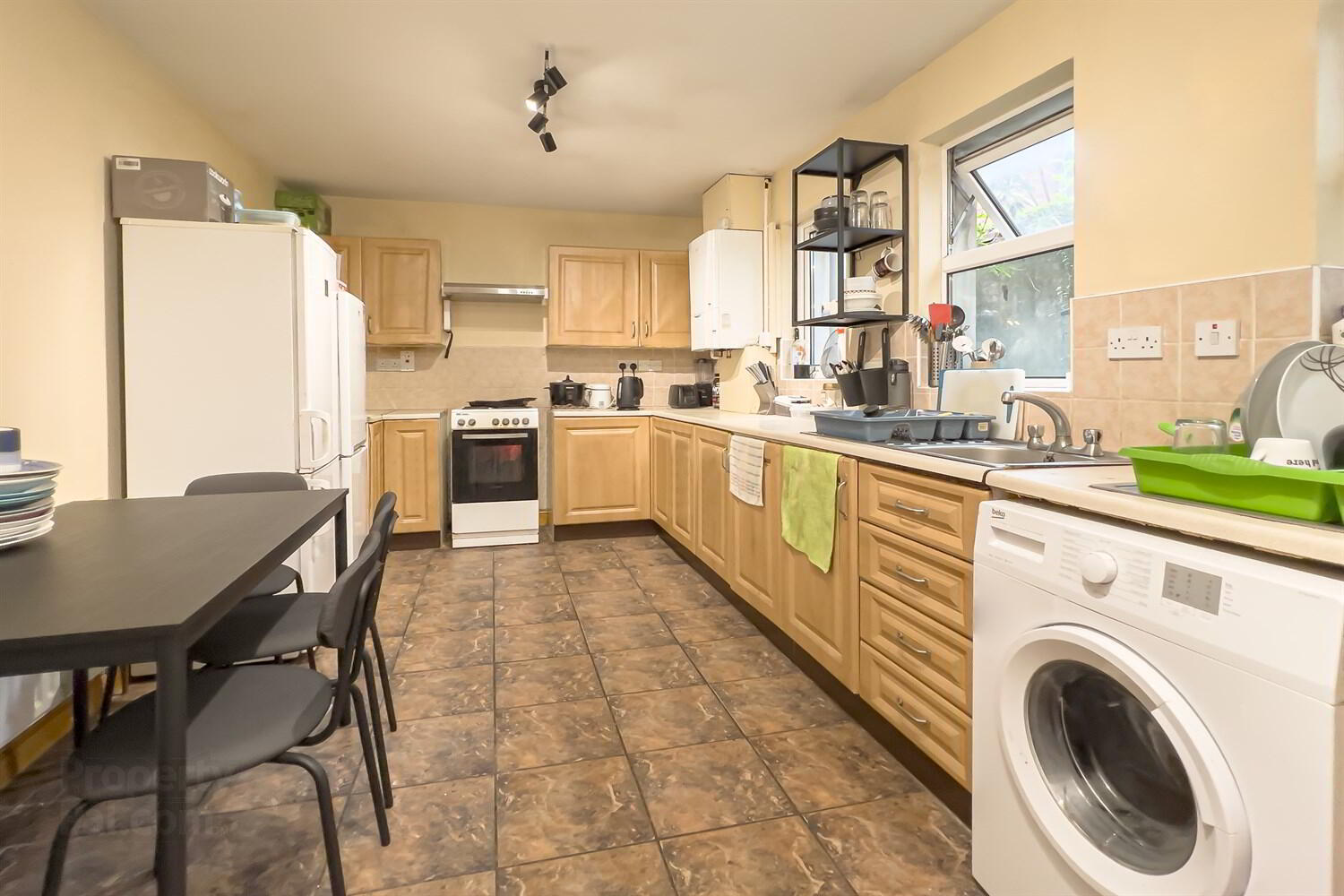 Room 3, 57 Wellesley Avenue 8 of 16