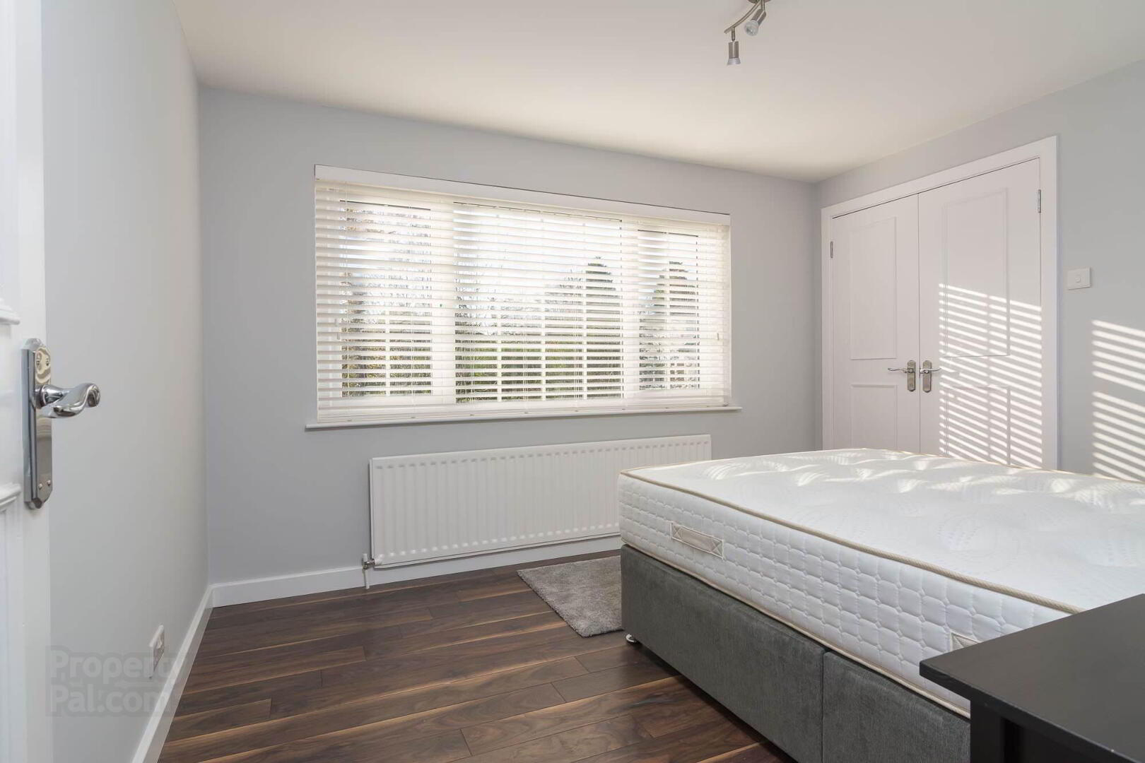 3 Deramore Court, 77 Deramore Park South 8 of 11