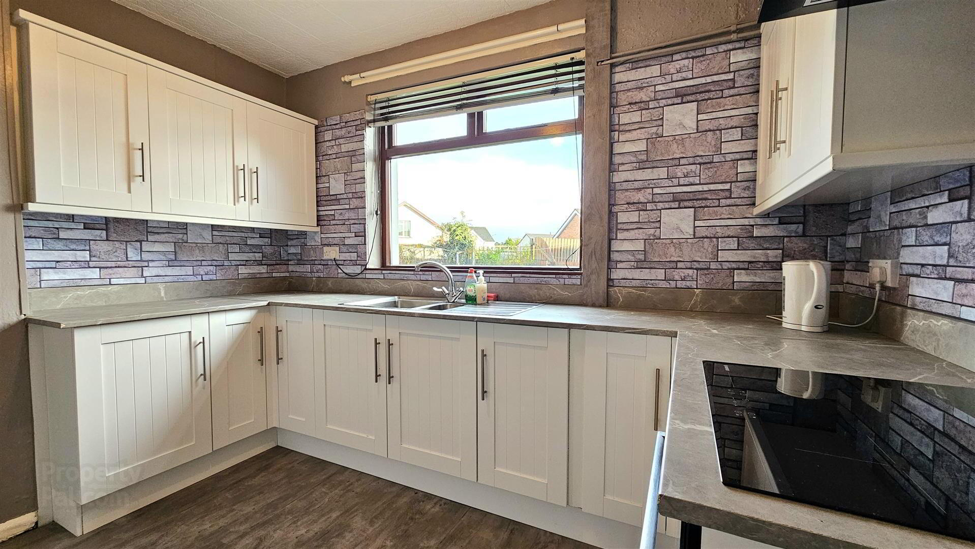 41 Coronation Road 7 of 15